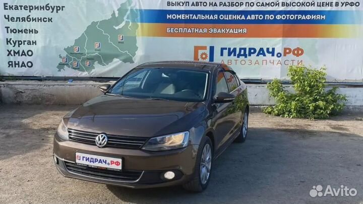 Суппорт тормозной передний левый Volkswagen Jetta