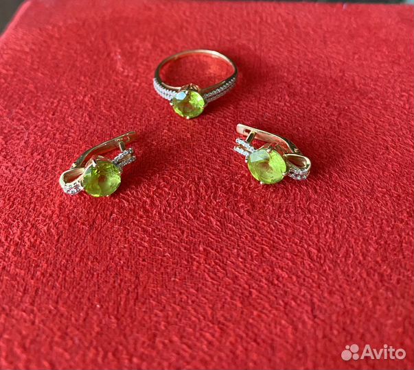 Золотые серьги с кольцом