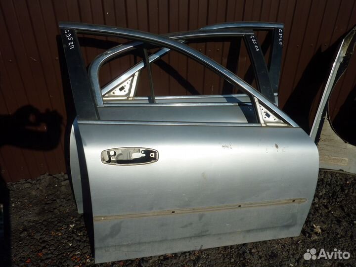 Дверь передняя правая Infiniti G35 V35