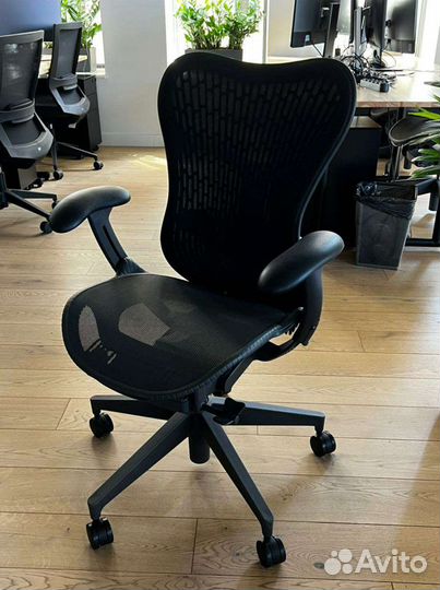 Кресло Herman miller mirra 2