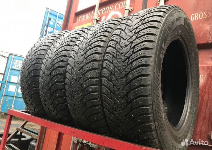 Nokian Tyres Hakkapeliitta 8 SUV 215/70 R16 100T