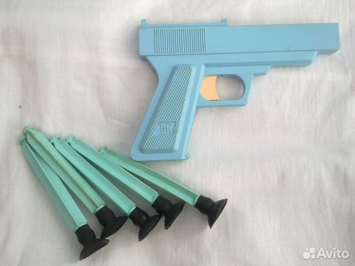 Игрушечный пистолет, робот шагающий, СССР