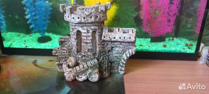 Замок для аквариума