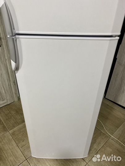 Холодильник идеальный 175см+доставка