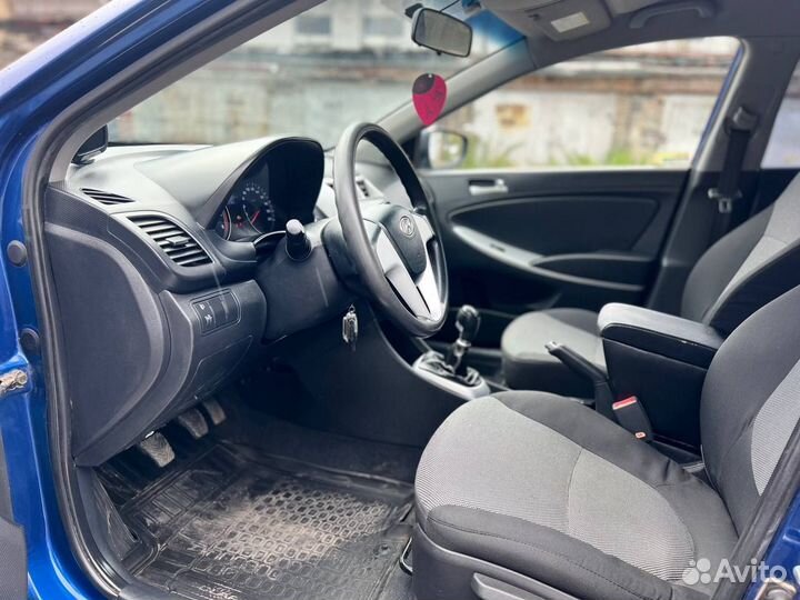 Hyundai Solaris 1.4 МТ, 2012, 200 000 км