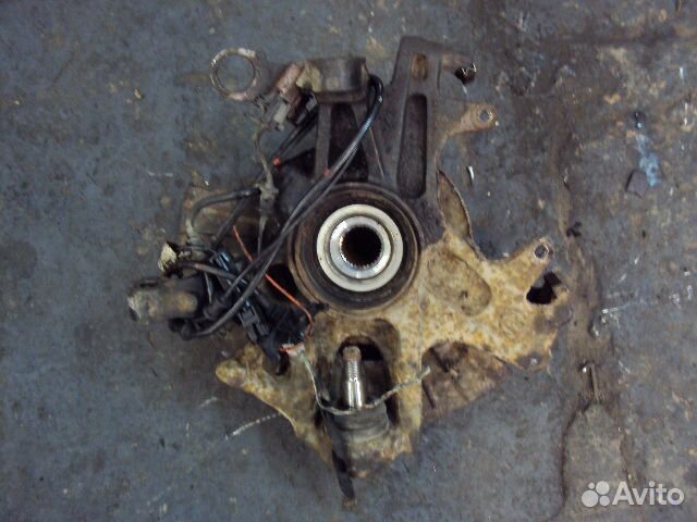 Поворотный кулак со ступицей Mercedes ML W163