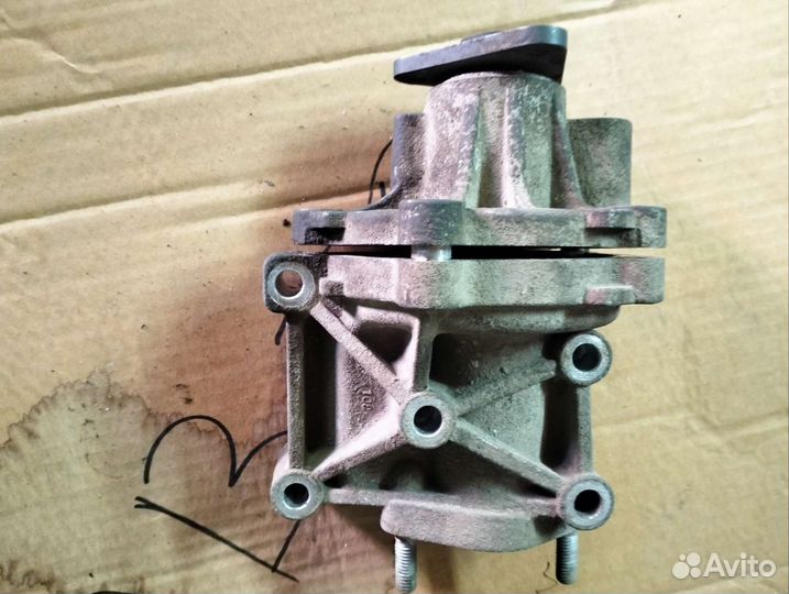 Водяная помпа Додж калибер 2.0 бензин