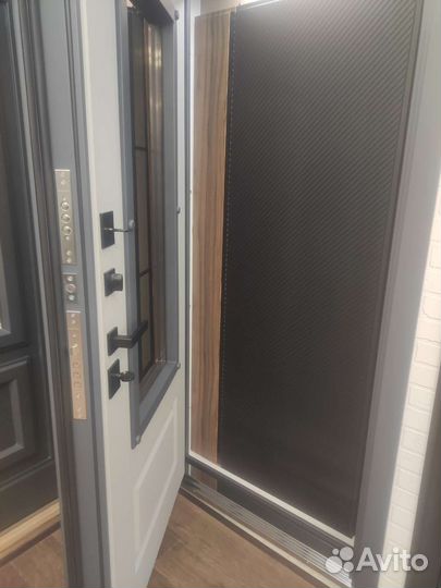 Дверь входная металлическая с терморазрывом