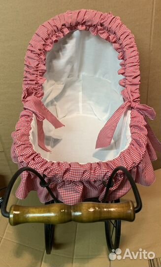 Плетеная коляска для куклы