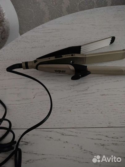 Выпрямитель для волос новый