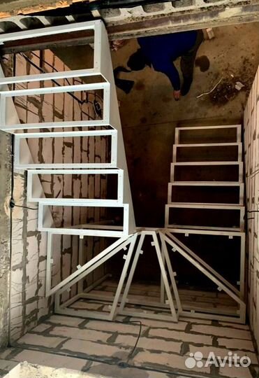 Лестницы с поворотом под ключ