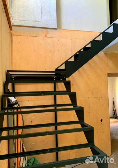 Обшивка ступеней Дубом