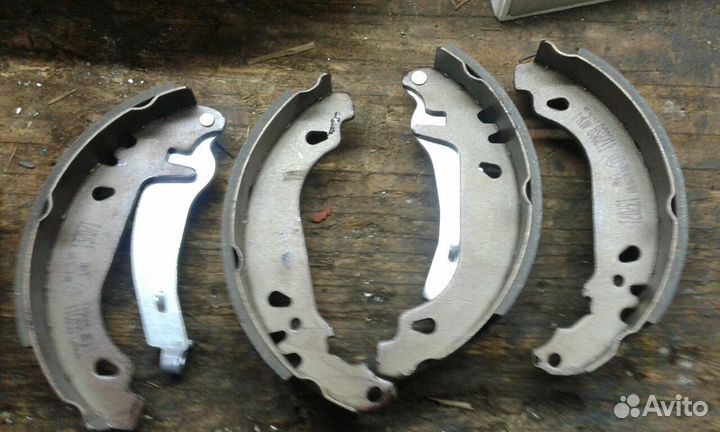 Колодки тормозные на рено клио с 90-99г трв gs8211