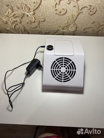 Пылесос / вытяжка для маникюра