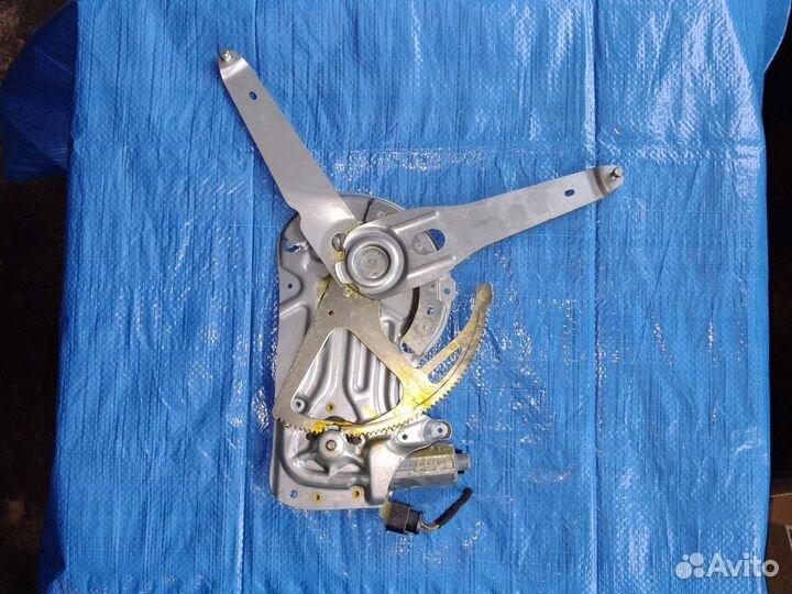 Стекло подъемник передний левый Volvo S60, XC70