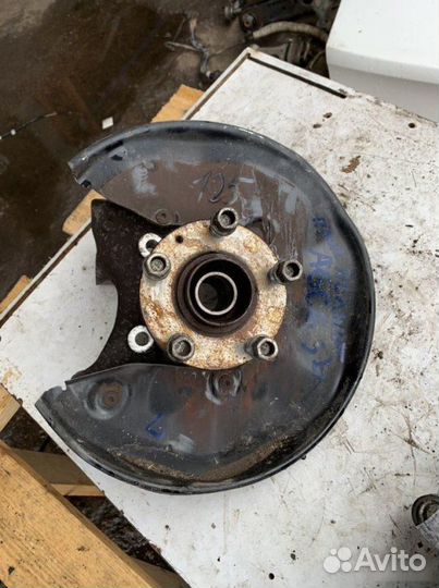 Кулак задний левый Audi A6 C6