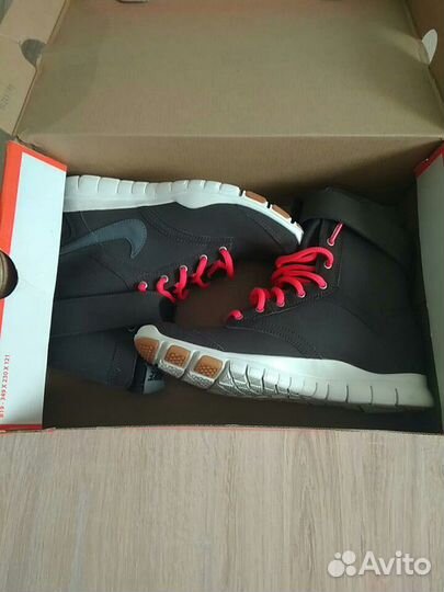 Спортивная обувь