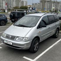 Volkswagen Sharan 1.9 MT, 1999, 326 000 км, с пробегом, цена 320 000 руб.