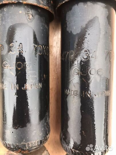 Амортизатор mazda E2200 передний