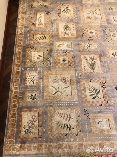 Ковер шелковый