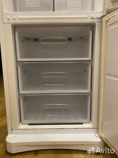 Холодильник indesit