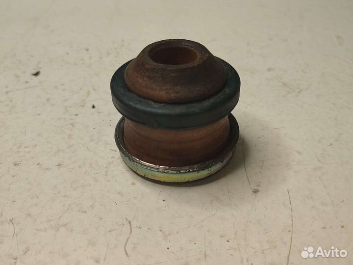 Отбойник амортизатора 48341-32100