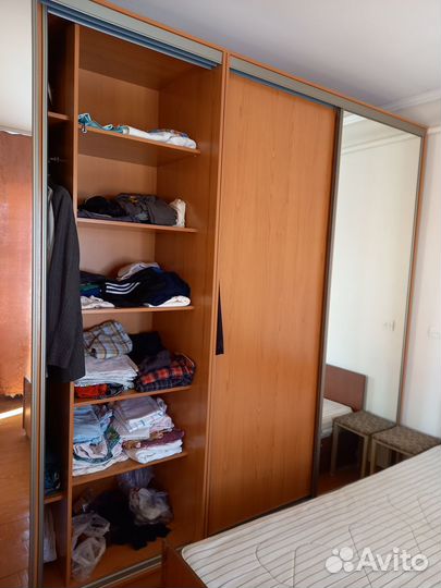 Шкаф купе с зеркалом
