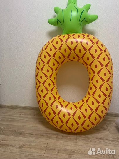 Надувной ананас