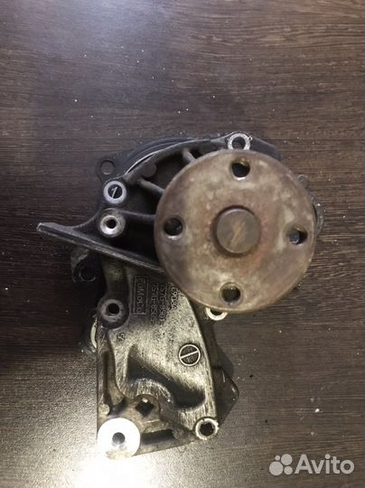 Помпа на ford focus 2 1.6
