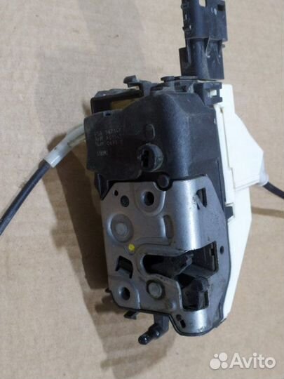 Замок двери передний правый Peugeot 308 2007-2015