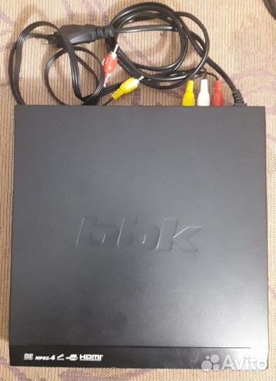 Портативный dvd плеер bbk DVP770HD