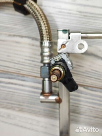 Топливная рампа M272