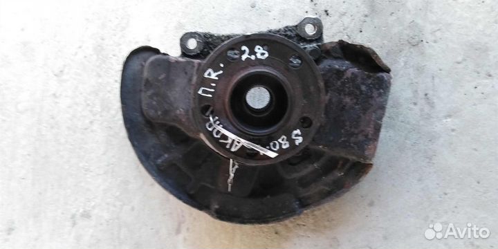 Кулак поворотный передний правый volvo s80