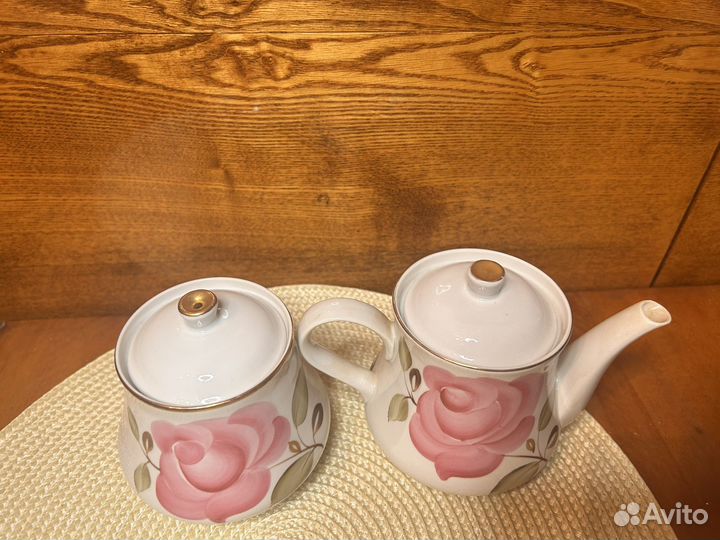 Чайник и сахарница «Пролетарий»,роспись агашки