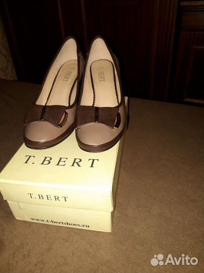 Туфли женские кожаные 39 размер T.bert