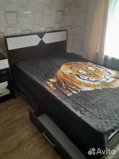 Кровать двуспальная 140200 с бельевыми ящиками