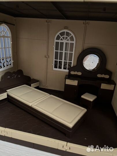 Домик кукольный