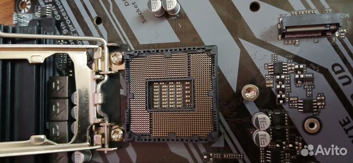 Материнская плата z390