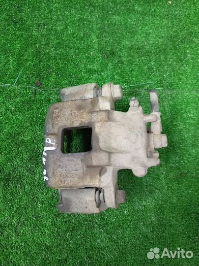 Суппорт тормозной передний правый Mitsubishi