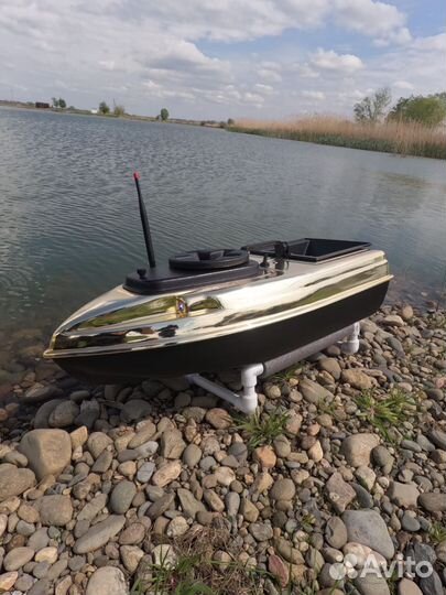 Прикормочный кораблик Дилан