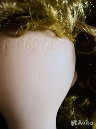 Кукла фарфоровая клеймо 66 см