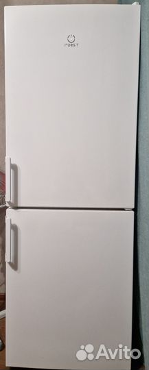 Холодильник Indesit EF 16 Total No Frost