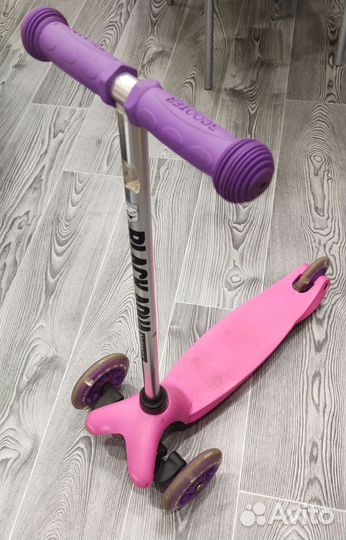 Самокат детский трехколесный со светящимися колес