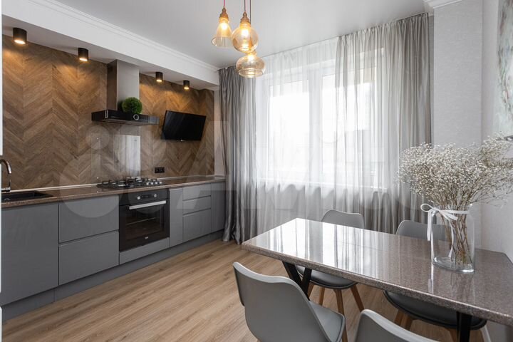 2-к. квартира, 66,6 м², 1/8 эт.