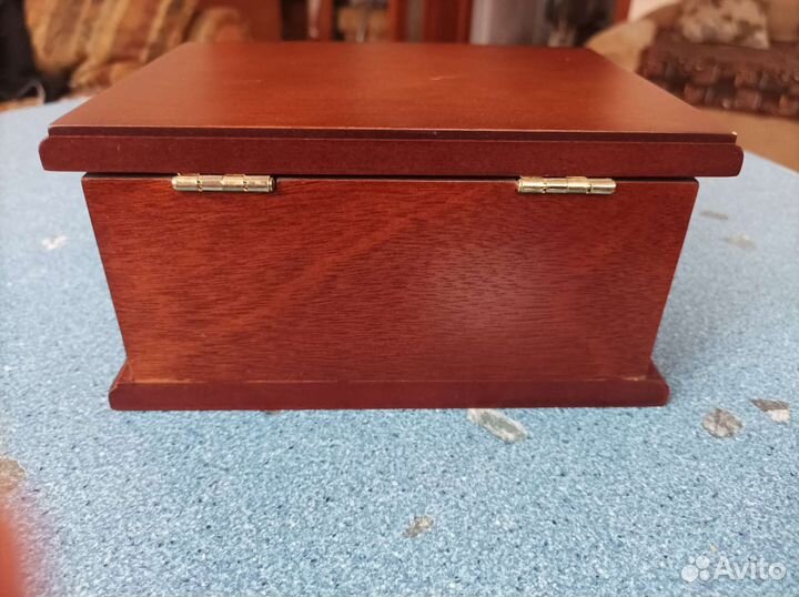 Шкатулка для ювелирных украшений