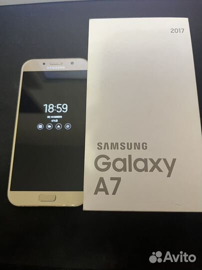 Samsung Galaxy A7 (2017) SM-A720F/DS, 3/32 ГБ