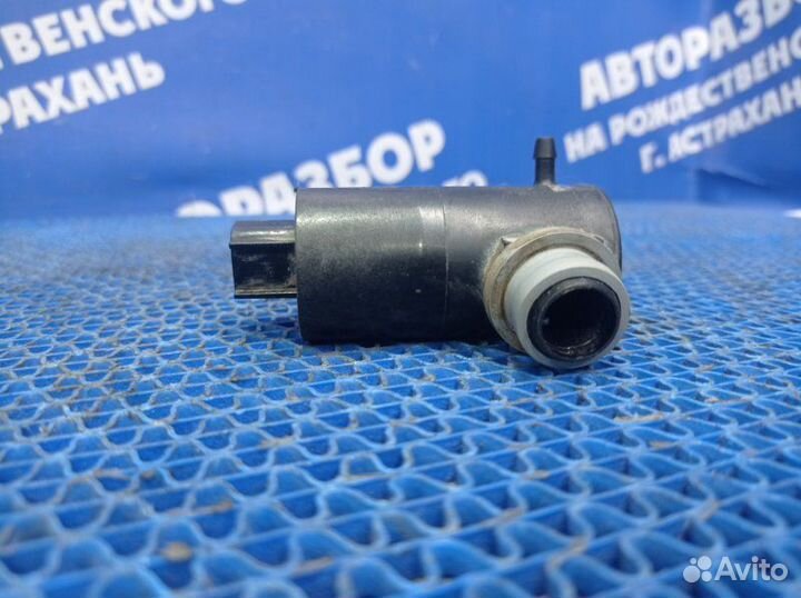 Моторчик омывателя лобового стекла Toyota Auris