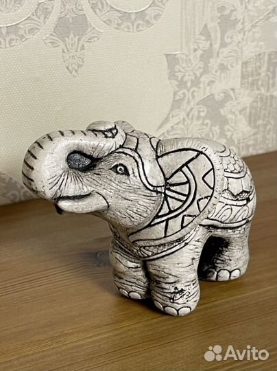 Статуэтка слон