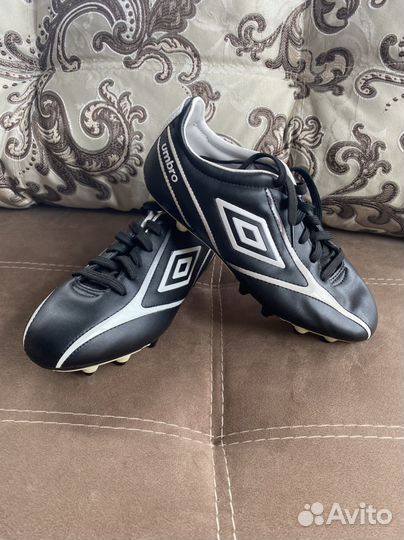 Футбольные бутсы Umbro