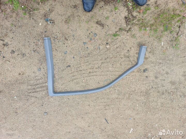 Накладка рамки двери передней Mercedes Vito W638